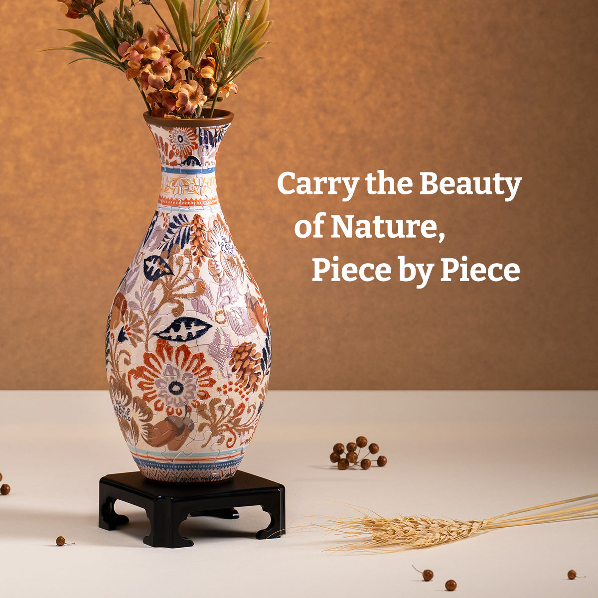 PieceRelax | Puzzle Vase - Immerse yourself in the beauty of fall. This stunning puzzle vase captures the essence of autumn with its intricate floral details and warm, earthy hues. A unique, handcrafted decoration that brings seasonal charm to your home. With PieceRelax, you’ll always get there.